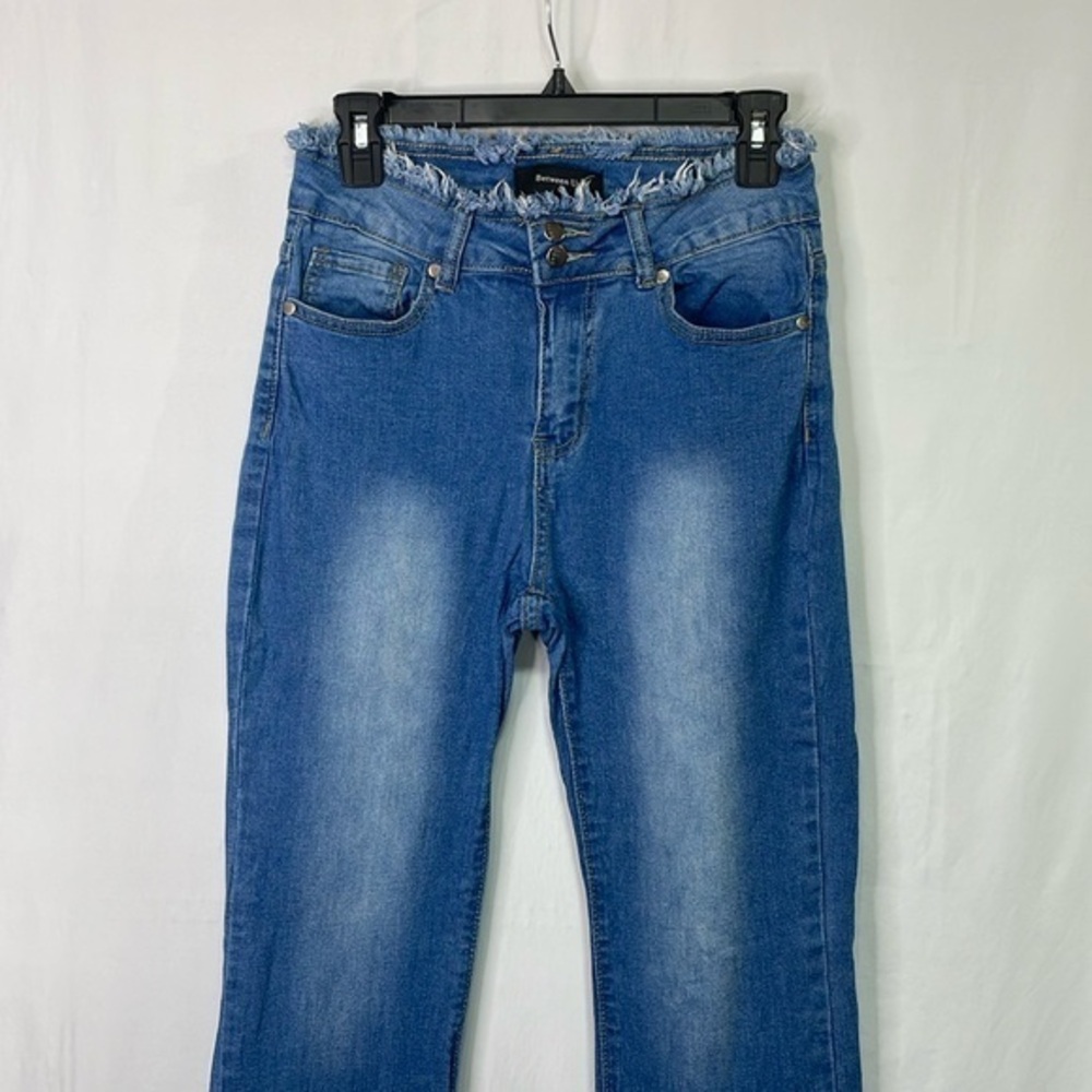 🍑 between us raw hem waist flare jeans: